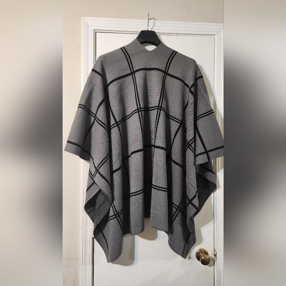 Patricia Nash Plaid Cape - Picture 2 of 8